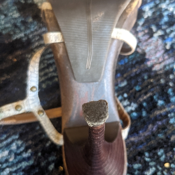 Wood Heels - Picture 7 of 9